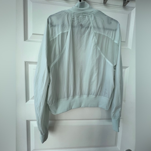 SOLD! Lululemon Athletica Serve It Jacket Lightweight - Picture 7 of 8
